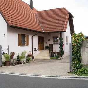 Am Rathaus Apartment Dingolshausen